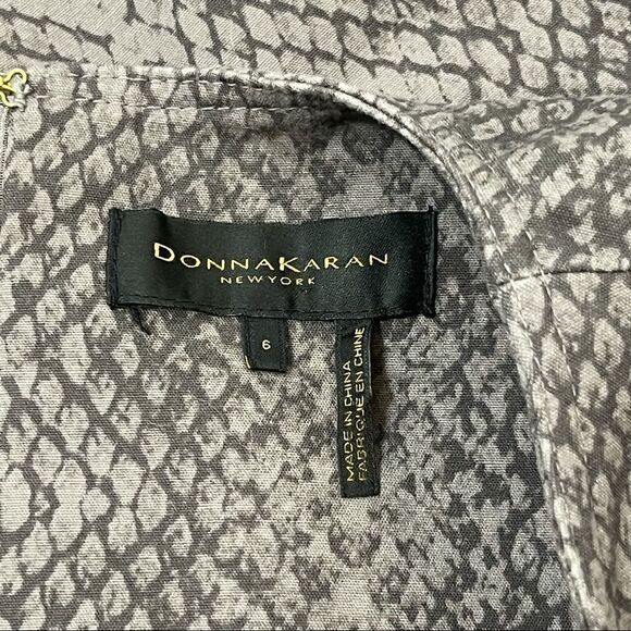 DONNA KARAN Snakeskin Zip Pocket Sheath Dress SIZE 6 - Picture 14 of 16